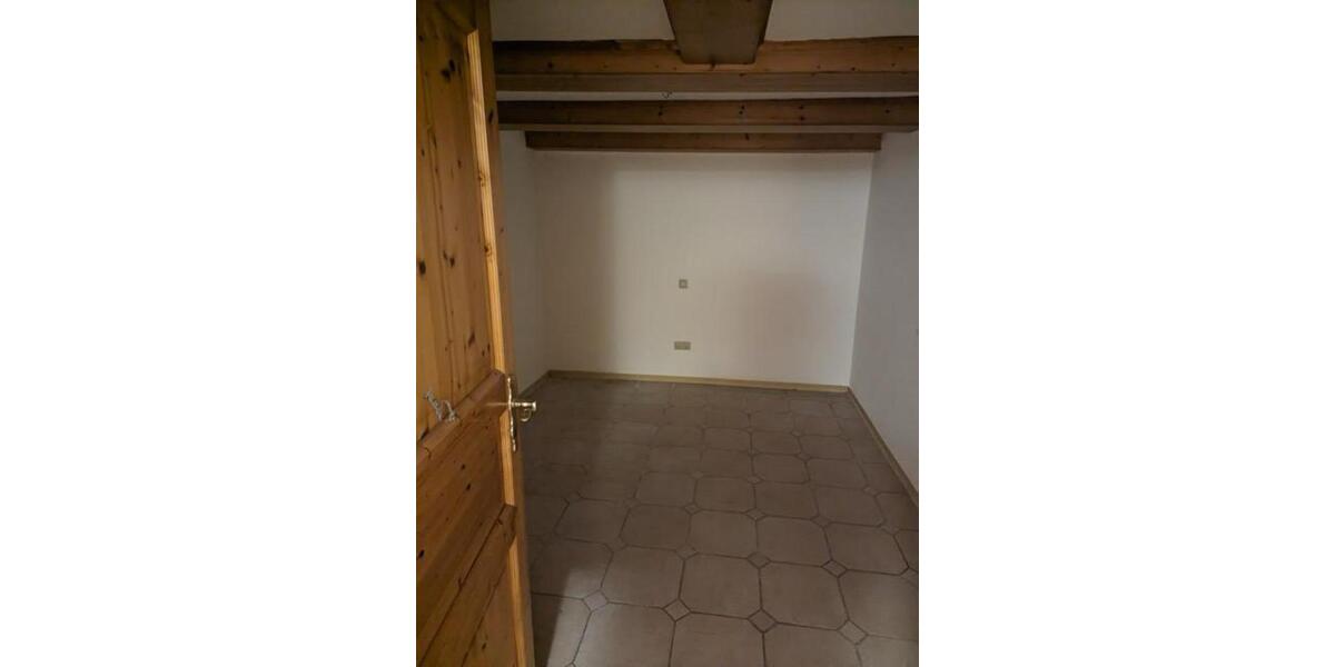 Erdgeschoßwohnung Bad Königshofen im Grabfeld - 3 Zimmer, 70 m&sup2;, 580&euro; | Angebot:24599994