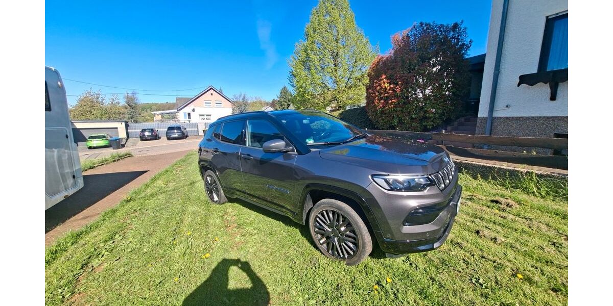 Jeep Compass 37.000 km 21.500 &euro; Illingen 66557