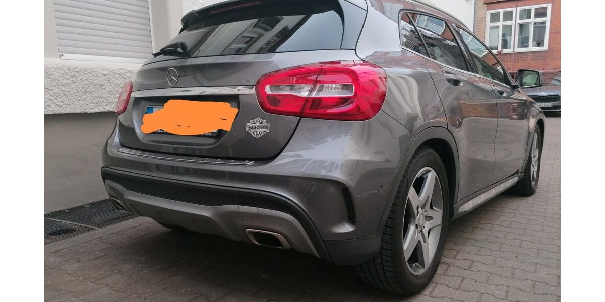 Mercedes-Benz GLA 200 163.000 km 12.000 &euro; Stuttgart 70197