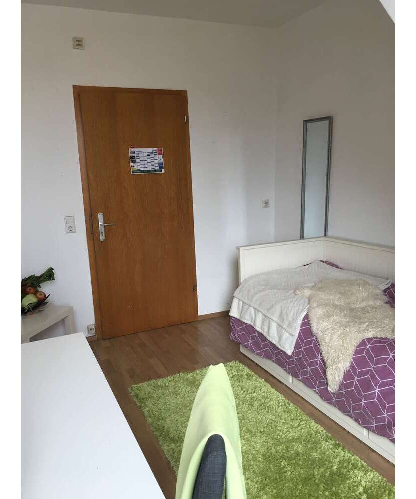 Wohnung zum Mieten in Stuttgart 300 € 15 m²