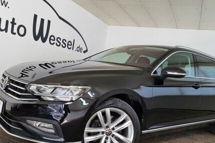 VW Passat Var Elegance Highline LED ACC APP Keyless 43.800 km 29.999 € Garrel 49681