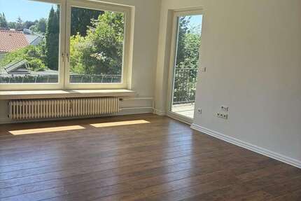 Wohnung Pinneberg - 2 Zimmer, 75 m&sup2;, 1.075&euro; | Angebot:27116455