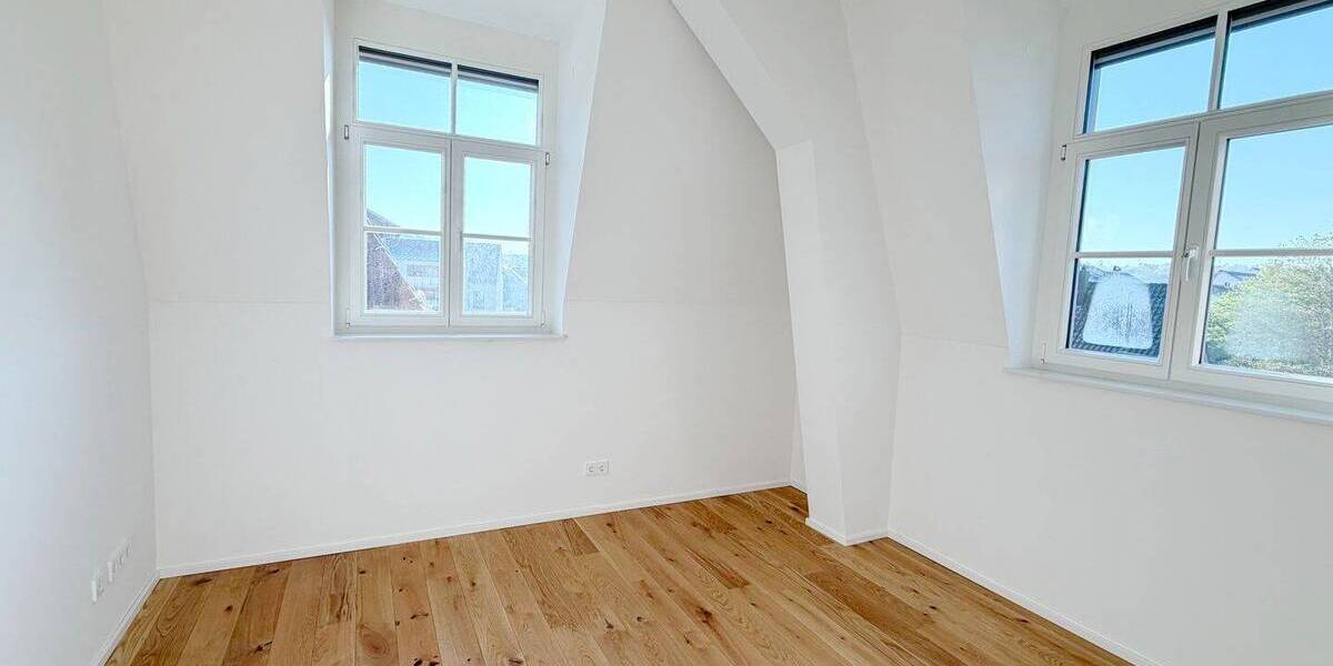 Etagenwohnung Reichenbach - 4 Zimmer, 106 m&sup2;, 1.400&euro; | Angebot:26345438