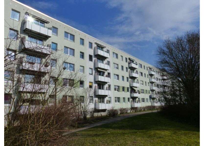 Wohnung zum Mieten in Schwerin 363 € 53.2 m²