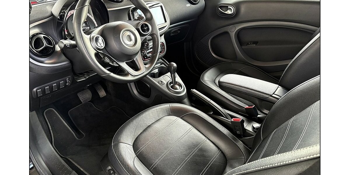 Smart ForTwo EQ prime LED Tempomat Pano Aut. Assist 58.000 km 9.490 &euro; Stade 21682