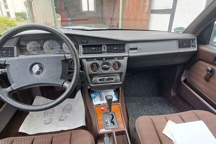 Mercedes-Benz 190 230.000 km 7.200 € Waldbröl 51545