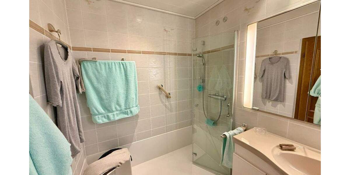 Grünes Paradies in exklusiver Siedlung - Top gepflegter Reihenbungalow in Feldrandlage! 5 zimmer