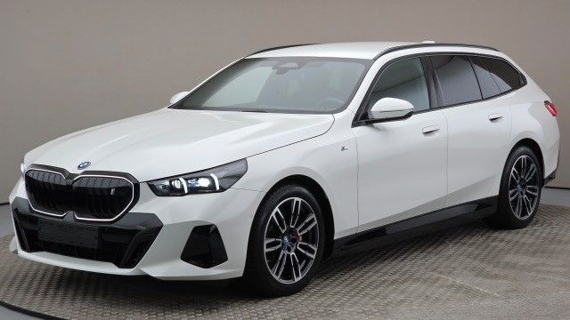 BMW i5 33.000 km 55.850 &euro; Wenigmünchen 82281