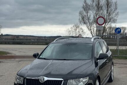 Skoda Superb 235.000 km 8.999 &euro; Postau 84103
