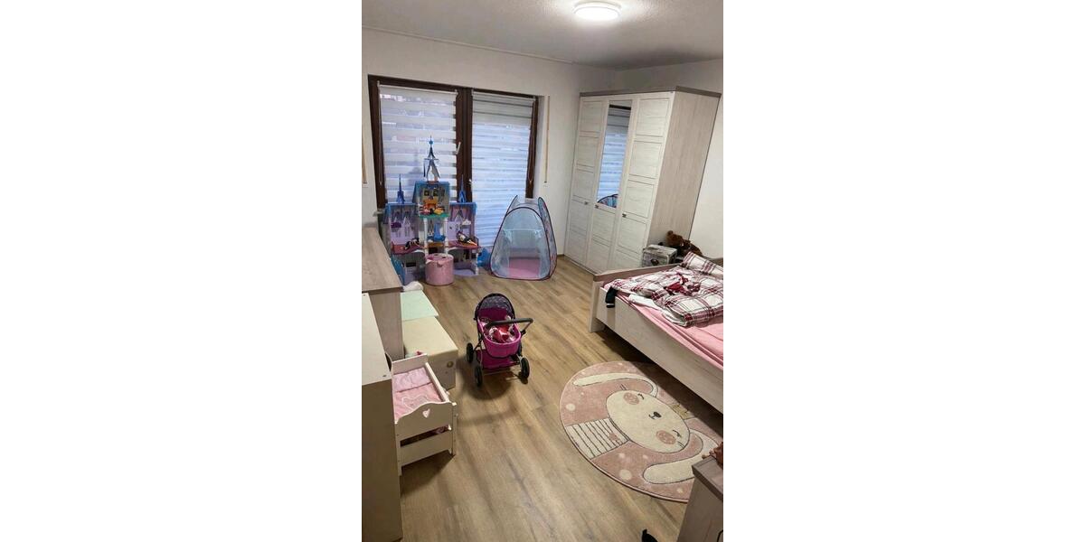 Erdgeschoßwohnung Schotten - 3 Zimmer, 130 m&sup2;, 650&euro; | Angebot:25589195