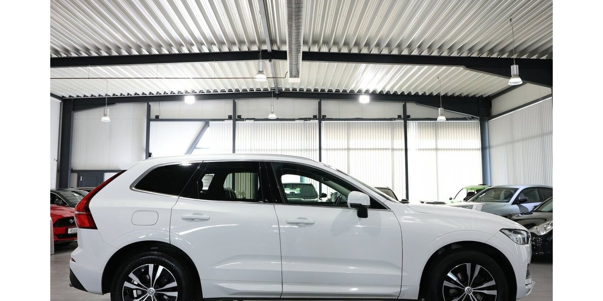 Volvo XC60 D4 MOMENTUM PRO / PANORAMA, MATRIX-LED 130.000 km 26.991 &euro; Hamm 59077