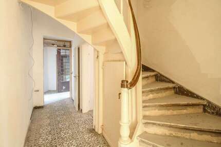 Haus zum Kaufen in Tönisvorst 225.000 € 150.24 m² 7 zimmer