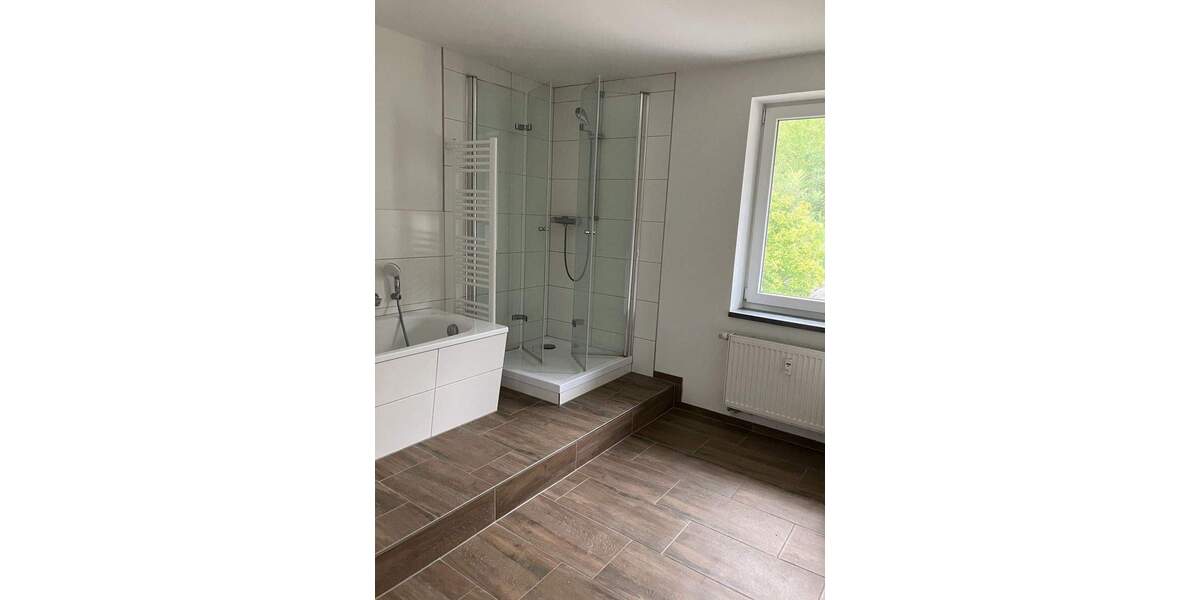 Zimmer Lunzenau - 4 Zimmer, 110 m&sup2;, 462&euro; | Angebot:25895845