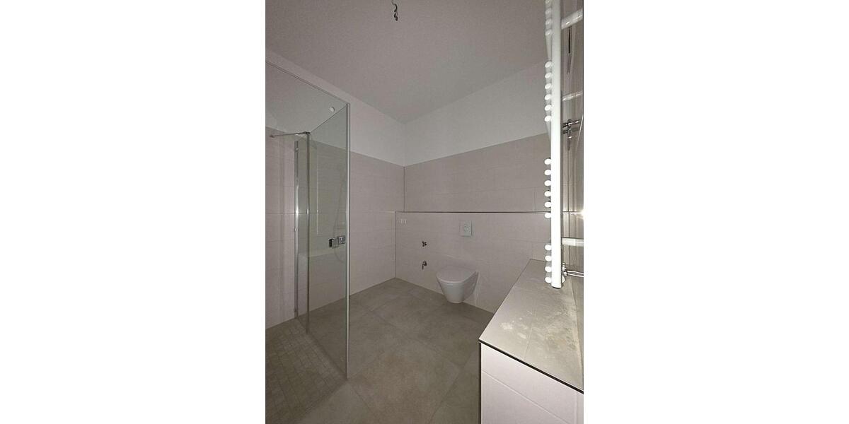 Etagenwohnung Bad Freienwalde (Oder) - 2 Zimmer, 90 m&sup2;, 1.081&euro; | Angebot:26335181