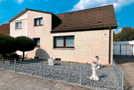 Modernisierte Doppelhaushälfte mit schönem Garten 5 zimmer