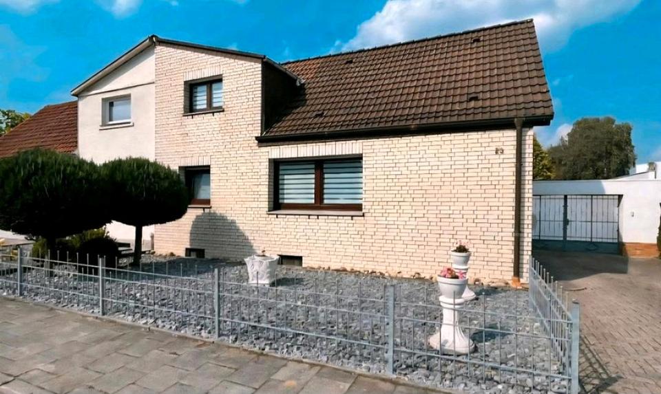 Modernisierte Doppelhaushälfte mit schönem Garten 5 zimmer