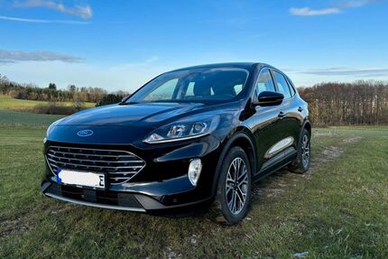 Ford Kuga 66.000 km 21.900 € Oerlinghausen 33813