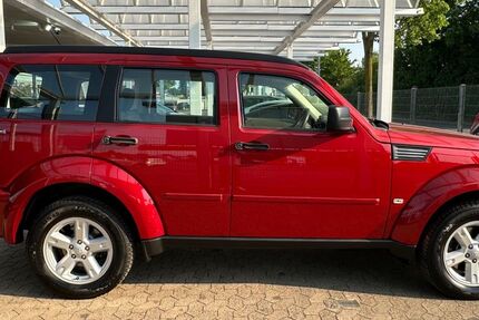 Dodge Nitro 148.000 km 7.950 &euro; Dinslaken 46539