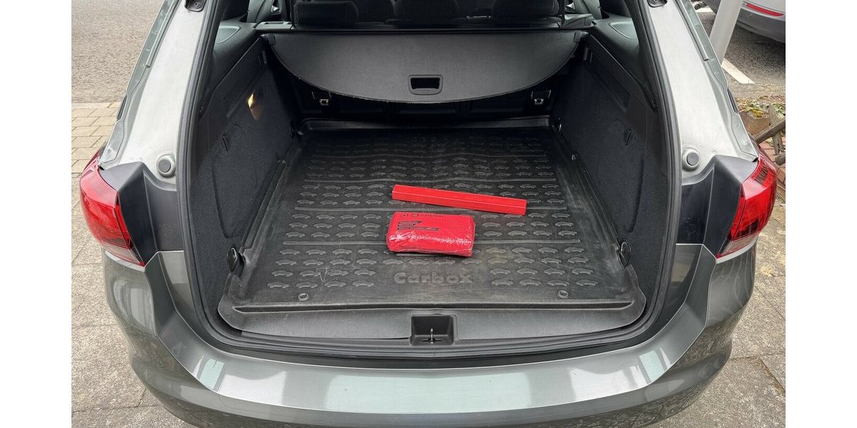 Opel Astra Klima Navi Temp CarPl AHK ServNeu GARANTIE 100.000 km 10.500 &euro; Erftstadt 50374
