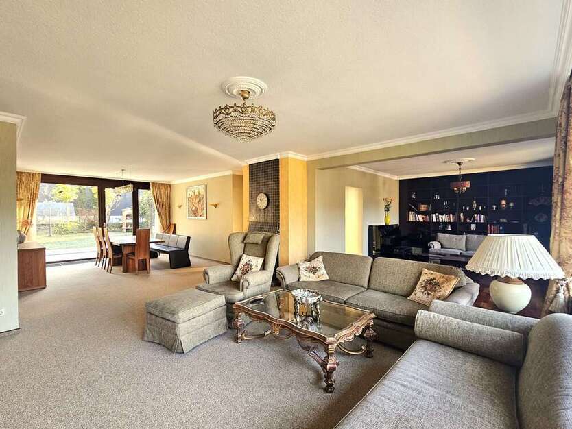 Haus zum Kaufen in Baden-Baden 1.500.000 € 259 m²