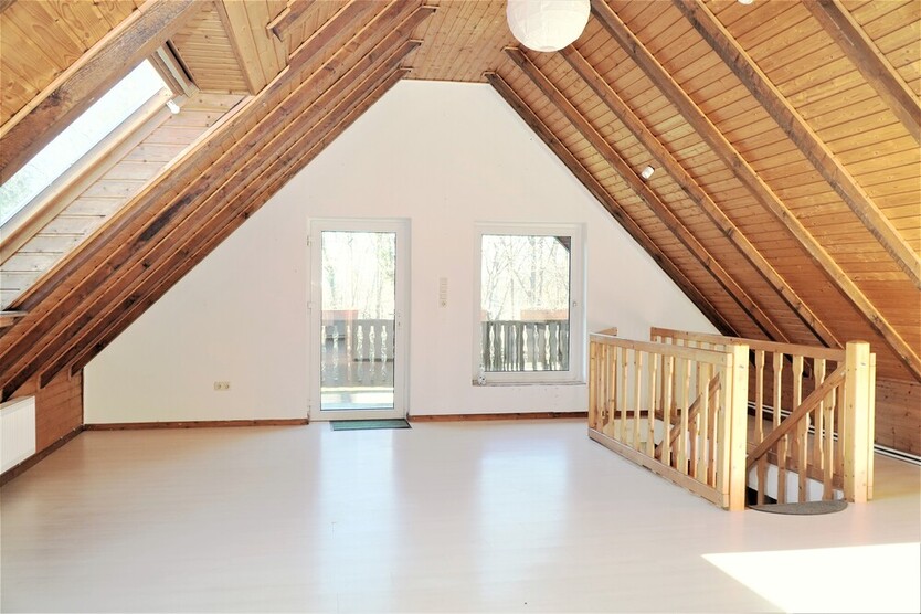 Gemütliches Einfamilienhaus mit Kamin, Doppelgarage und Erweiterungspotenzial 4 zimmer