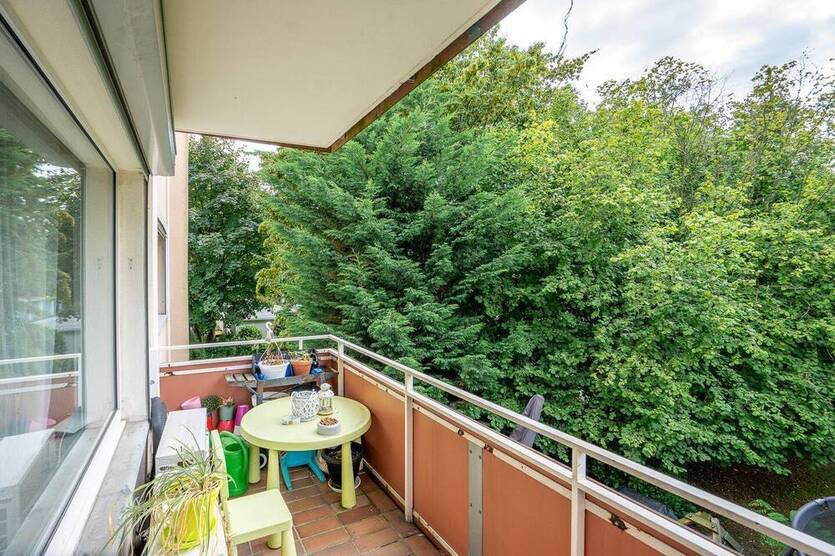 Helle 4-Zimmer-Wohnung mit ca. 104 m², sonnigem Balkon und großzügiger Raumaufteilung