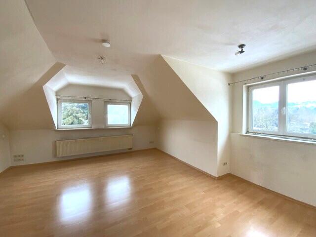 Dachgeschoßwohnung Kahla - 2 Zimmer, 65 m&sup2;, 510&euro; | Angebot:24876941