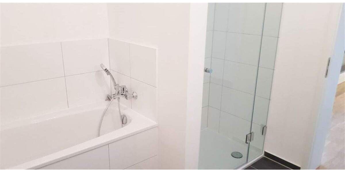 Etagenwohnung Mönchengladbach Stadtmitte - 2 Zimmer, 103 m&sup2;, 1.379&euro; | Angebot:25052081