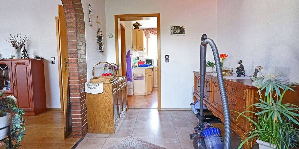 ZWEI DOPPELHAUSHÄLFTEN SUCHEN EINEN NEUEN EIGENTÜMER | OBERKAUFUNGEN 7 zimmer