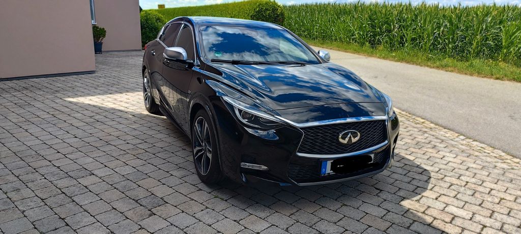INFINITI Q30 93.063 km 16.990 &euro; Pocking 94060