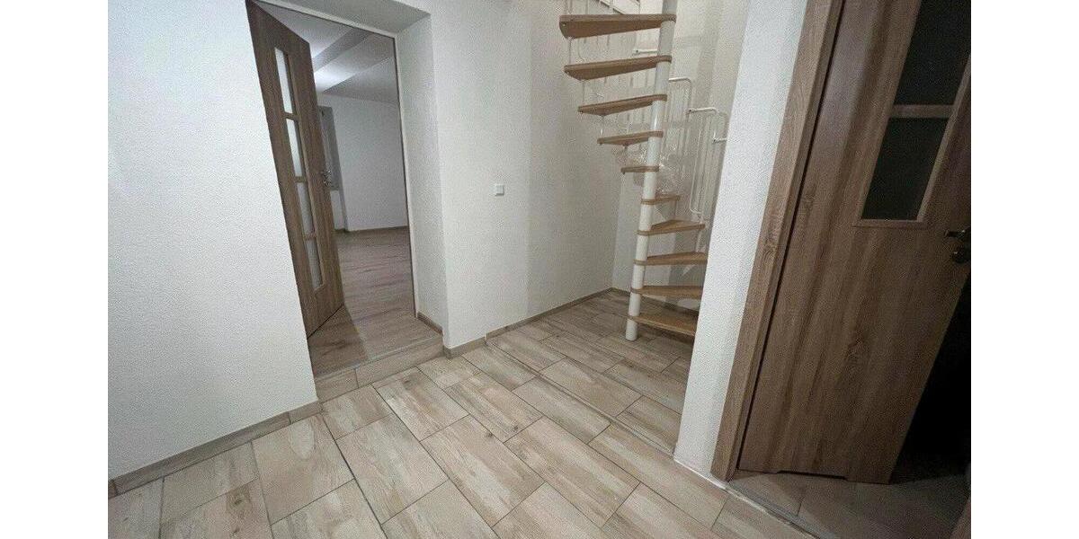 Einfamilienhaus Weißenfels - 8 Zimmer, 200 m&sup2;, 200.000&euro; | Angebot:26821685