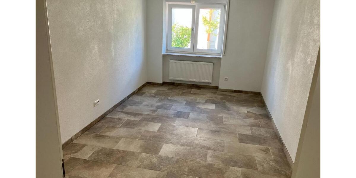 Renovierte schöne 4 Zimmer Wohnung 4 zimmer