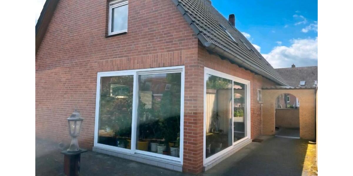 Einfamilienhaus Hillerse - 8 Zimmer, 220 m&sup2;, 1.600&euro; | Angebot:25246222