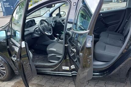 Peugeot 308 152.000 km 4.500 &euro; Rees 46459