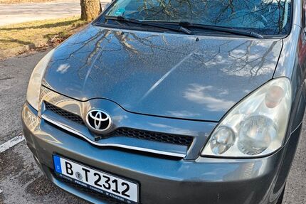 Toyota Corolla Verso 189.500 km 2.500 &euro; Berlin 12679