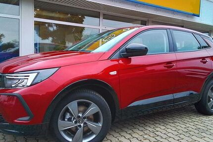 Opel Grandland (X) 10.071 km 23.780 &euro; Schönebeck (Elbe) 39218