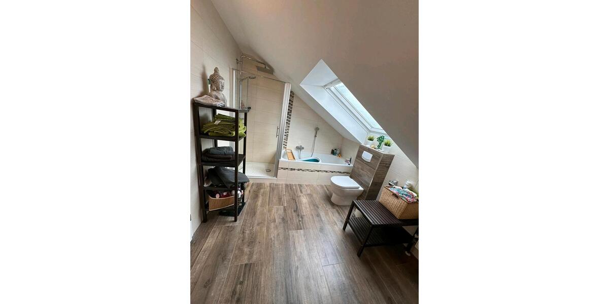 Dachgeschoßwohnung Niederwerrn - 5 Zimmer, 110 m&sup2;, 305.000&euro; | Angebot:24703388