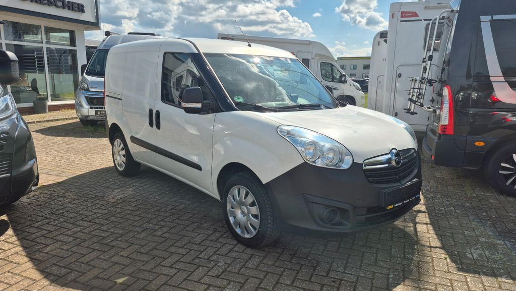 Opel Combo 40.000 km 9.900 &euro; Templin 17268