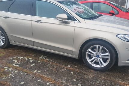 Ford Mondeo 108.000 km 11.990 &euro; Bautz 02625