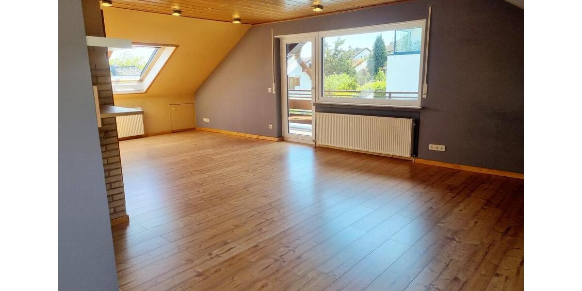 Dachgeschoßwohnung Bretten - 2.5 Zimmer, 120 m&sup2;, 725&euro; | Angebot:24817753