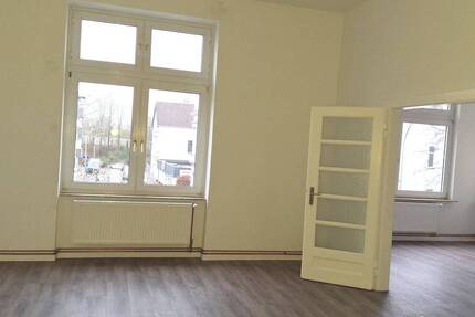Wunderschöne große AtelierWohnung im 1.OG in der Hafenstraße 11 zu vermieten im Jugendstilhaus