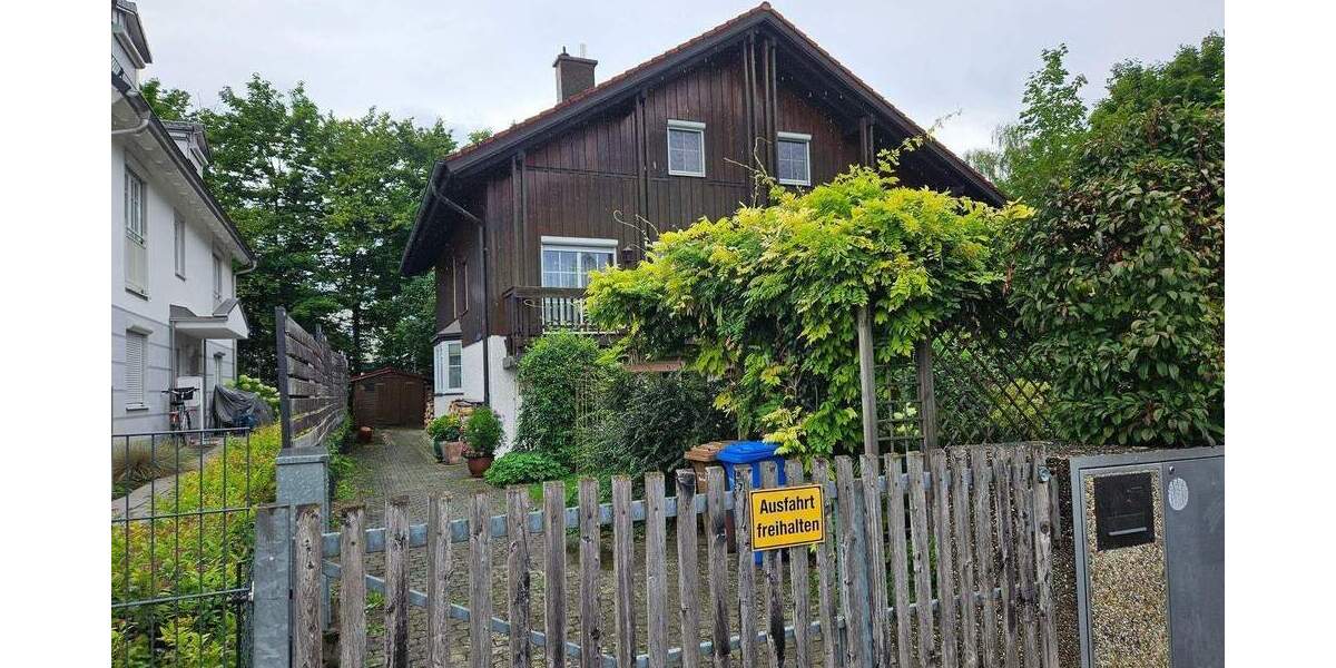 Familienfreundliches Haus mit Balkon und Terrasse in München Aubing 5 zimmer