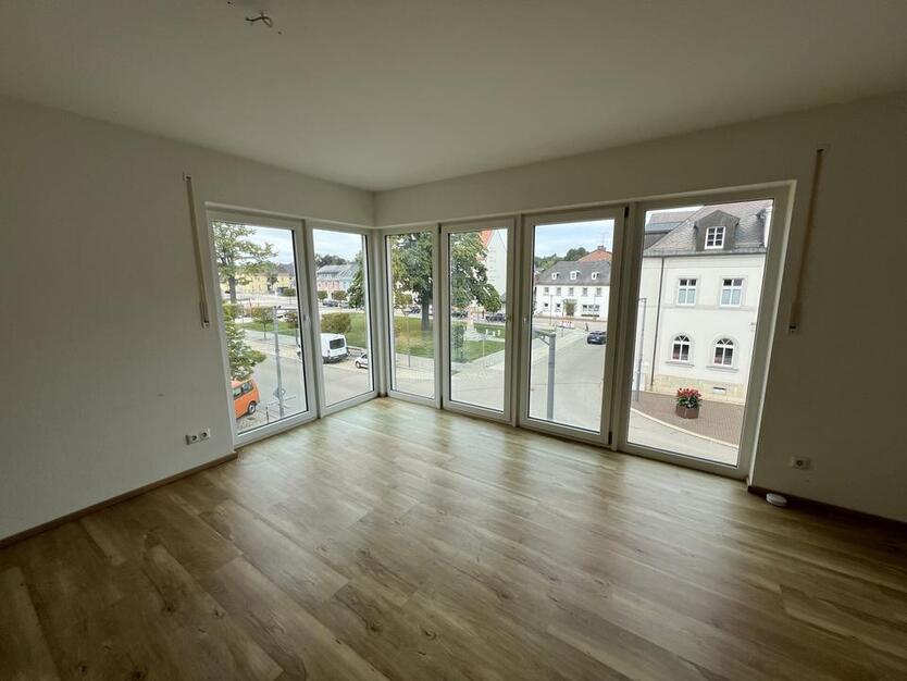 4-Zimmer-Wohnung - Aufzug - Garage mit direkt Zugang zum Gebäude - Baujahr 2016 - Balkon zimmer