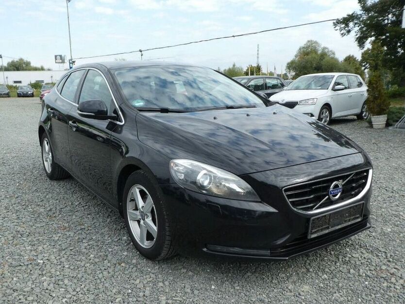 V40