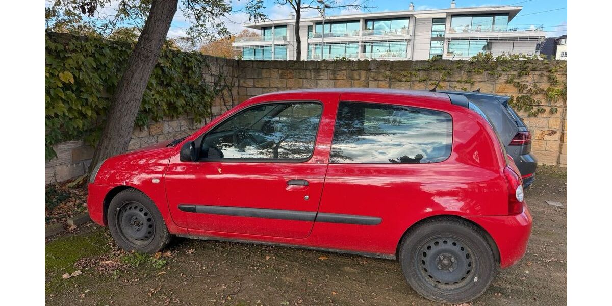 Renault Clio 65.500 km 2.700 &euro; Dresden 01099