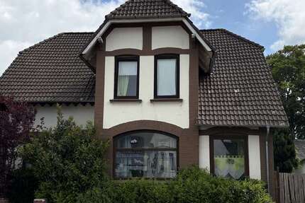 Haus Bredstedt - 11 Zimmer, 233 m&sup2;, 259.000&euro; | Angebot:26766410