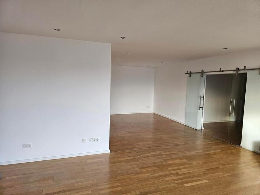 Wunderschöne geräumige 4-Zimmer-Wohnung mit Dachterrasse und EBK in Eystrup