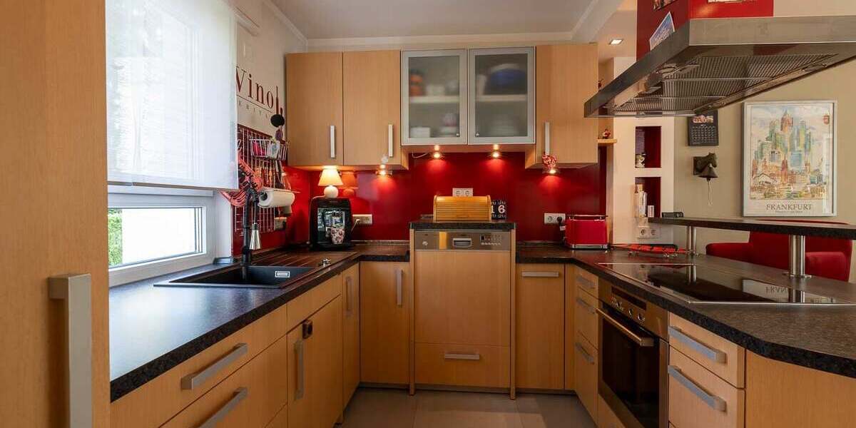 Modernisiertes Haus mit Pool & Garten in Frankfurt 4.5 zimmer