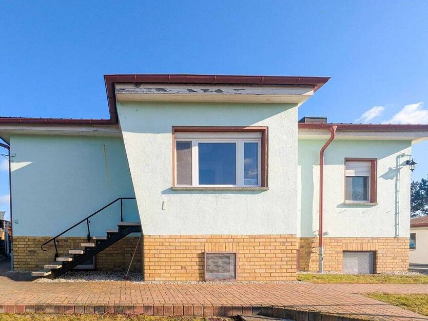 Einfamilienhaus + Nebenhaus | Werkstatt Lager Praxis Büro FeWo | Parkplätze | Solarthermie!