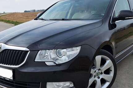 Skoda Superb 164.000 km 8.450 &euro; Mering, M 86415